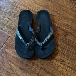 Black reef flip flops. Size 8.5